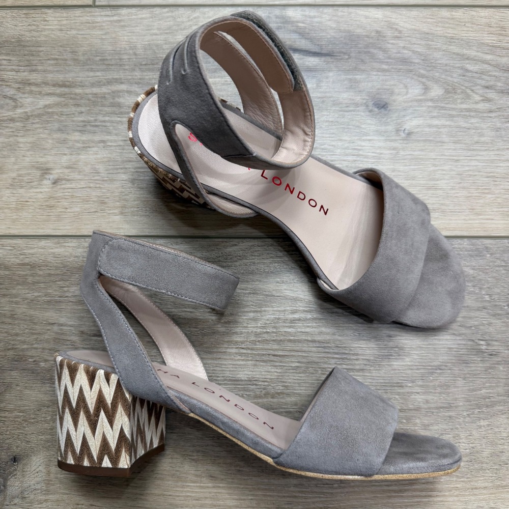 Sacha London Grey Suede Ankle Strap Sandals Chevron Block Heel‎ Womens 7 Casual